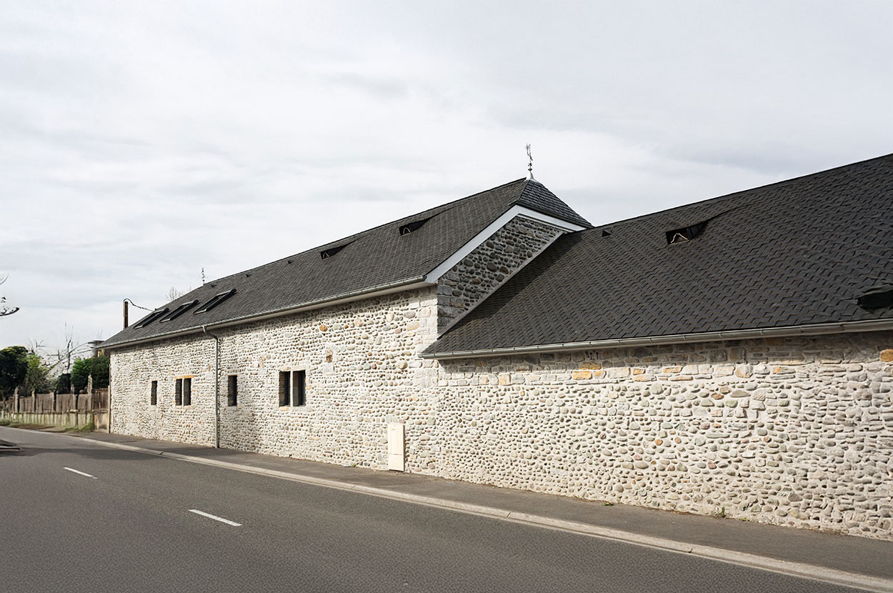 Construction maison individuelle Oloron, Maçonnerie Oloron, Menuiserie Oloron, Plaquiste Oloron, Rénovation maison Oloron