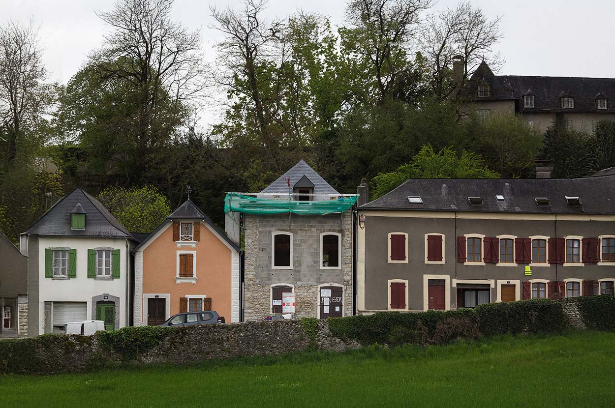 Construction maison individuelle Oloron, Maçonnerie Oloron, Menuiserie Oloron, Plaquiste Oloron, Rénovation maison Oloron